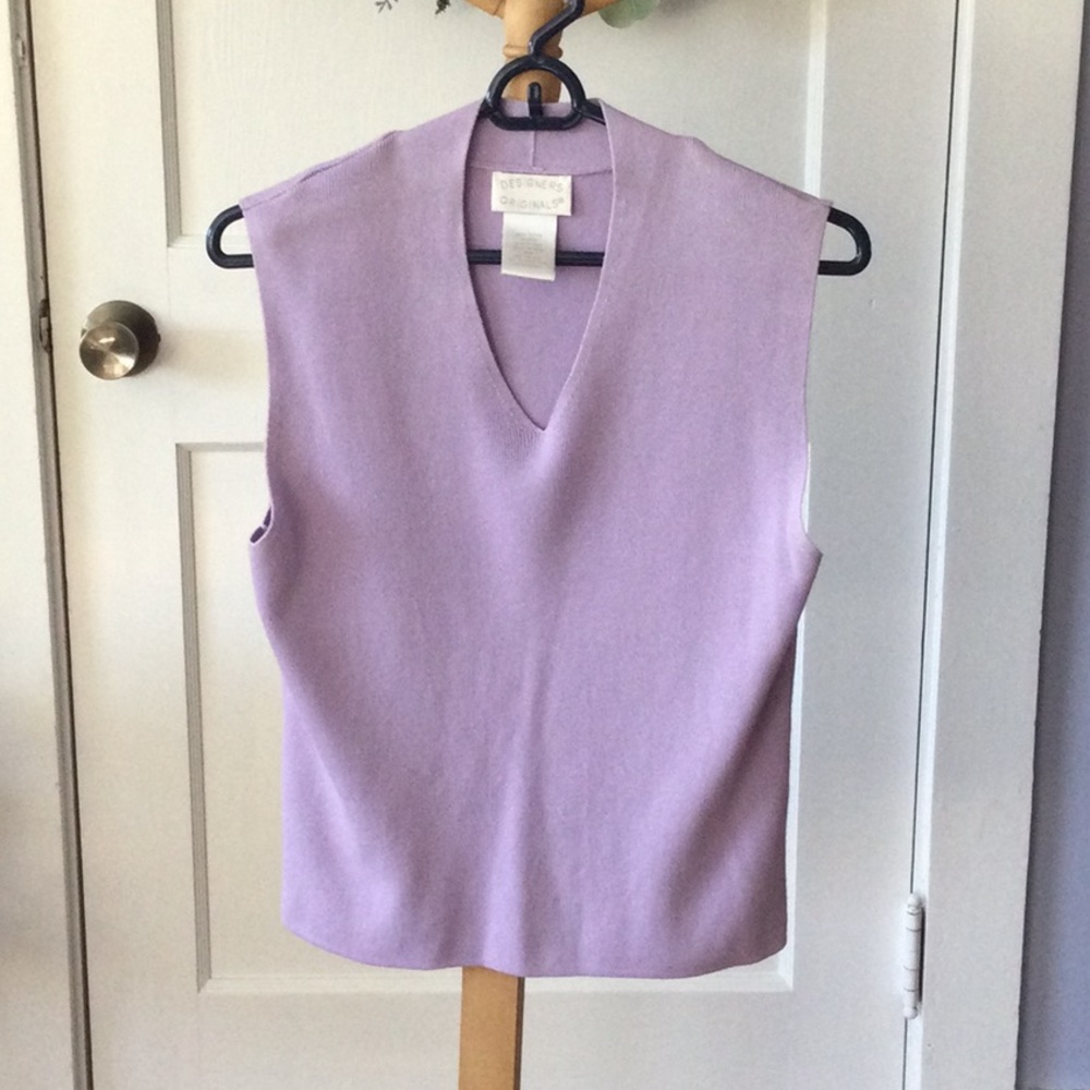 Designers Originals v-neck sleeveless top